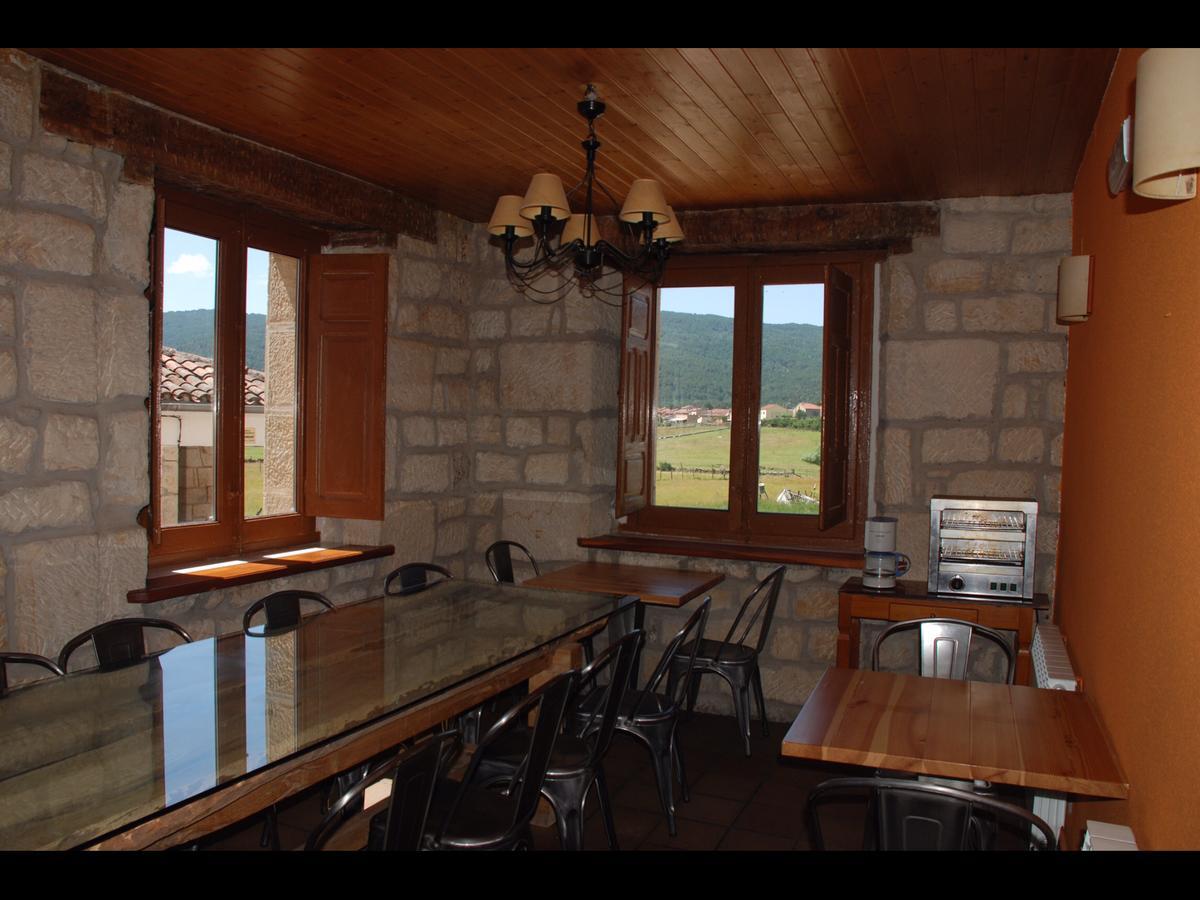 Hotel Rural Del Medico Regumiel de la Sierra Екстериор снимка