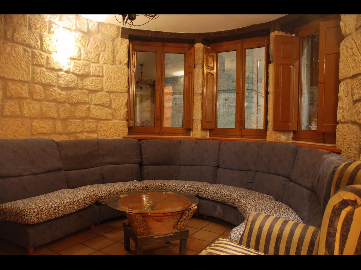 Hotel Rural Del Medico Regumiel de la Sierra Екстериор снимка